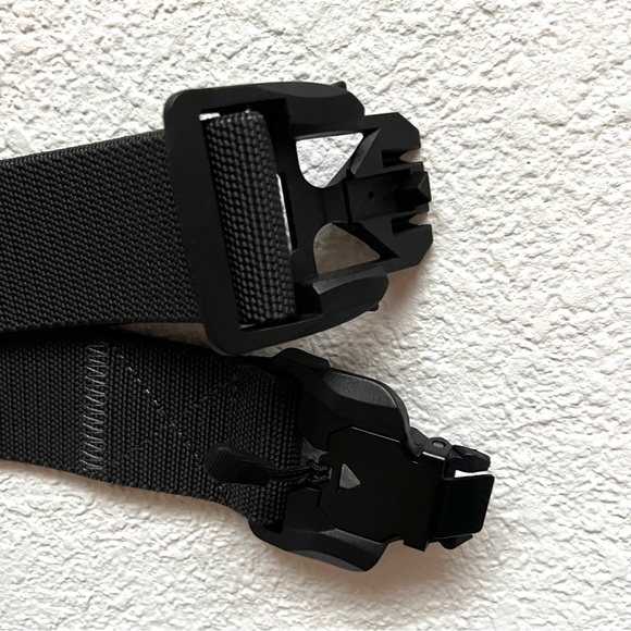 Black oversized adjustable magnetic buckle unisex nylon tactical utility belt - Picture 2 of 2